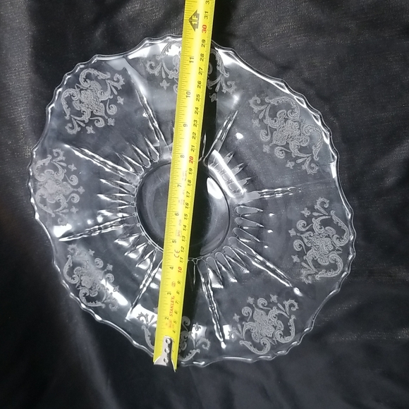 New Martinsville Radiance Floral & Scroll Cracker Serving Plate - Picture 4 of 16